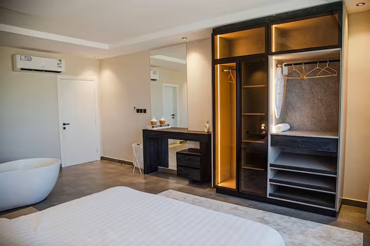 شقة بإطلالة بحرية | تلفزيون 65 بوصة - Bedroom